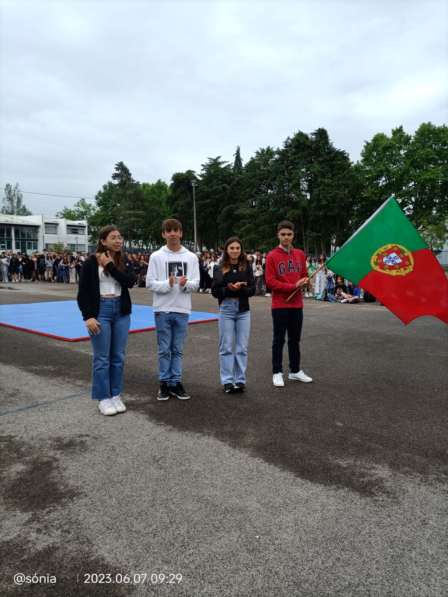 34f4c29c-1031-4832-8944-e261987e4b37